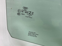 Audi / A6 / Стекло двери