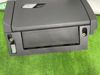 Audi / A7 / Бардачок