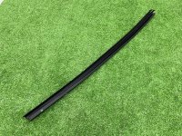 Audi / A4 / Уплотнитель стекла двери