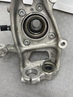 Audi / A6 / Кулак поворотный