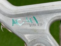 Audi / A6 / Петля капота