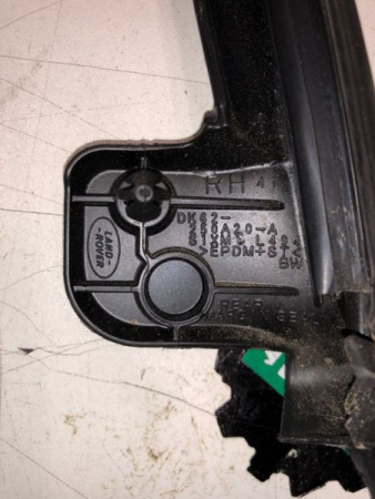 Land Rover / Range Rover Sport / Уплотнитель двери