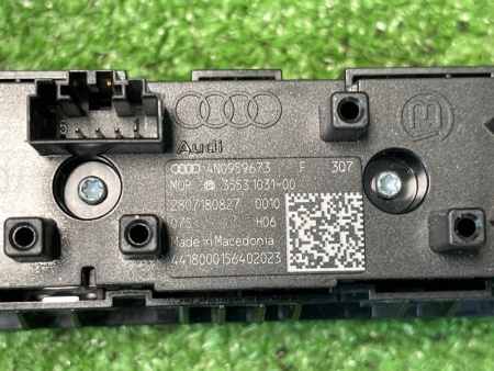 Audi / A6 / Блок кнопок