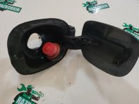 Volvo / S60 / Лючок топливного бака