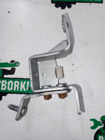 Mercedes-Benz / GLC 250d 4-matic / Кронштейн