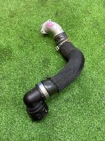 Audi / A6 / Патрубок радиатора