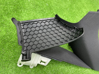 Audi / A4 / Накладка стойки