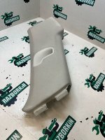 Volkswagen / Touareg / Накладка стойки