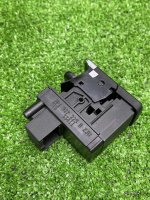 Volkswagen / Touareg / Кнопка ручника