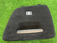 BMW / 7-Series / Обшивка багажника