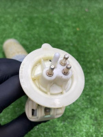 Mercedes-Benz / 190e / Датчик уровня топлива