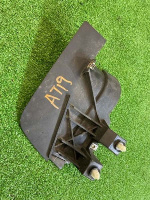 Volkswagen / Touareg / Брызговик