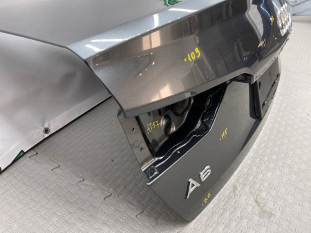 Audi / A6 / Крышка багажника
