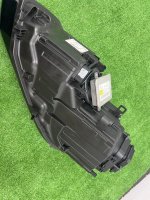 Volkswagen / Touareg / Фара