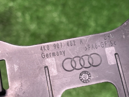 Audi / A6 / Блок ассистента смены полосы движения