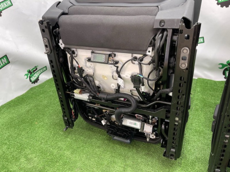 Audi / A6 / Комплект сидений