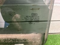 Audi / Q7 / Стекло двери