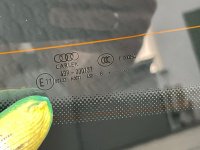 Audi / A6 / Стекло заднее