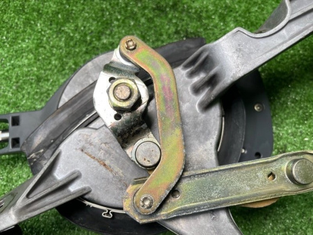 Mercedes-Benz / 300E / Трапеция дворников