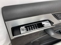 Audi / A8 / Обшивка двери