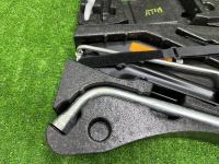 Volkswagen / Touareg / Набор инструментов