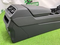 Audi / A6 / Консоль центральная