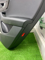 Audi / Q8 / Обшивка двери