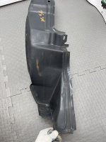 Mercedes-Benz / E-Class / Подкрылок