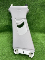 Audi / A6 / Накладка стойки