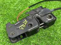 Audi / Q7 / Замок капота