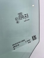 Audi / Q8 / Стекло двери