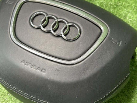 Audi / A8 / Подушка безопасности в руль