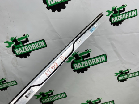 Audi / A7 / Молдинг крыши