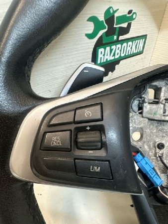BMW / X1 / Руль с кнопками управления