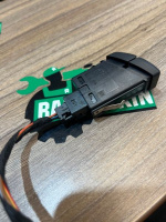 BMW / 5-Series / Кнопка аварийной сигнализации