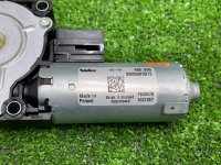 Audi / A6 / Моторчик люка