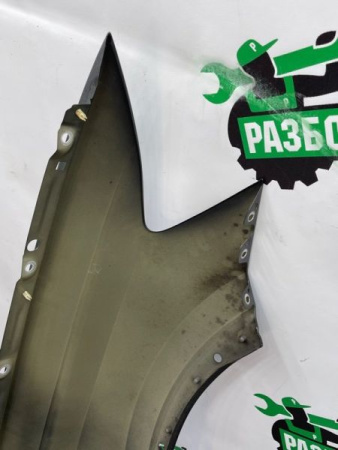 Audi / SQ8 / Крыло