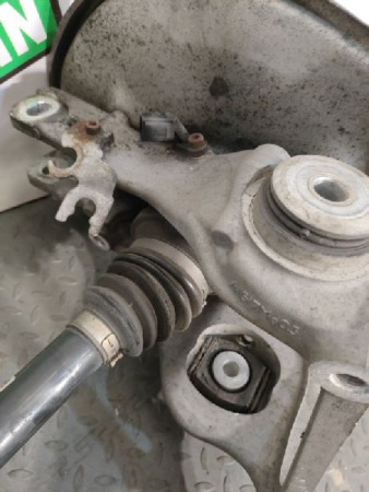 Audi / A4 / Кулак поворотный