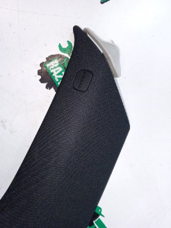 Mercedes-Benz / GLC 250d 4-matic / Накладка стойки