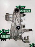 Mercedes-Benz / E-Class / Кронштейн