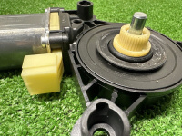 Audi / Q7 / Мотор стеклоподъемника