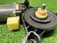 Audi / Q7 / Мотор стеклоподъемника