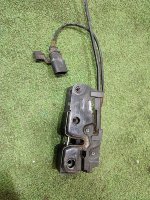 Audi / Q7 / Замок капота