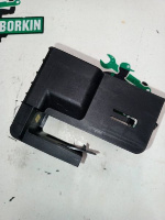 Audi / A5 / Колпачок провода акб