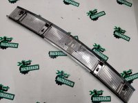 Volkswagen / Touareg / Накладка петли багажника