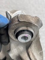 BMW / 3-Series / Кулак поворотный