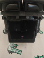 BMW / X5 / Подлокотник