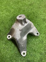 Audi / Q8 / Опора двигателя