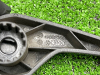 Audi / Q8 / Ручка замка капота