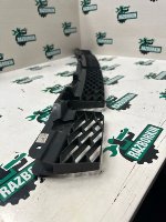 Volkswagen / Touareg / Направляющая бампера